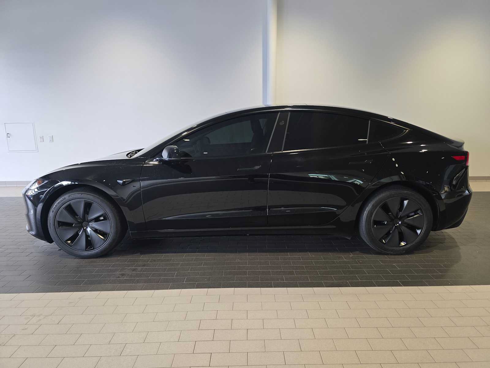 Used 2025 Tesla Model 3 Long Range AWD/4WD image 2