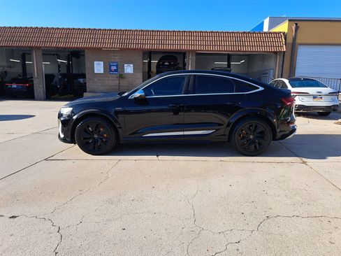 Used 2022 Audi e-tron S Prestige AWD/4WD image 8
