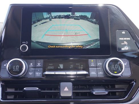 Used 2023 Toyota Highlander XLE FWD image 19