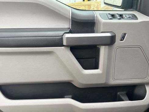 Used 2020 Ford F150 XLT image 6