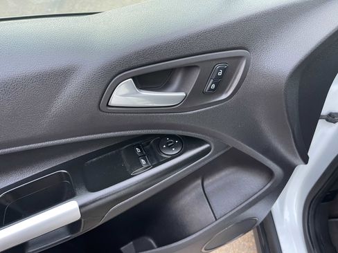 Used 2018 Ford Transit Connect XLT image 19