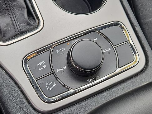 Used 2020 Jeep Grand Cherokee Limited X AWD/4WD image 25