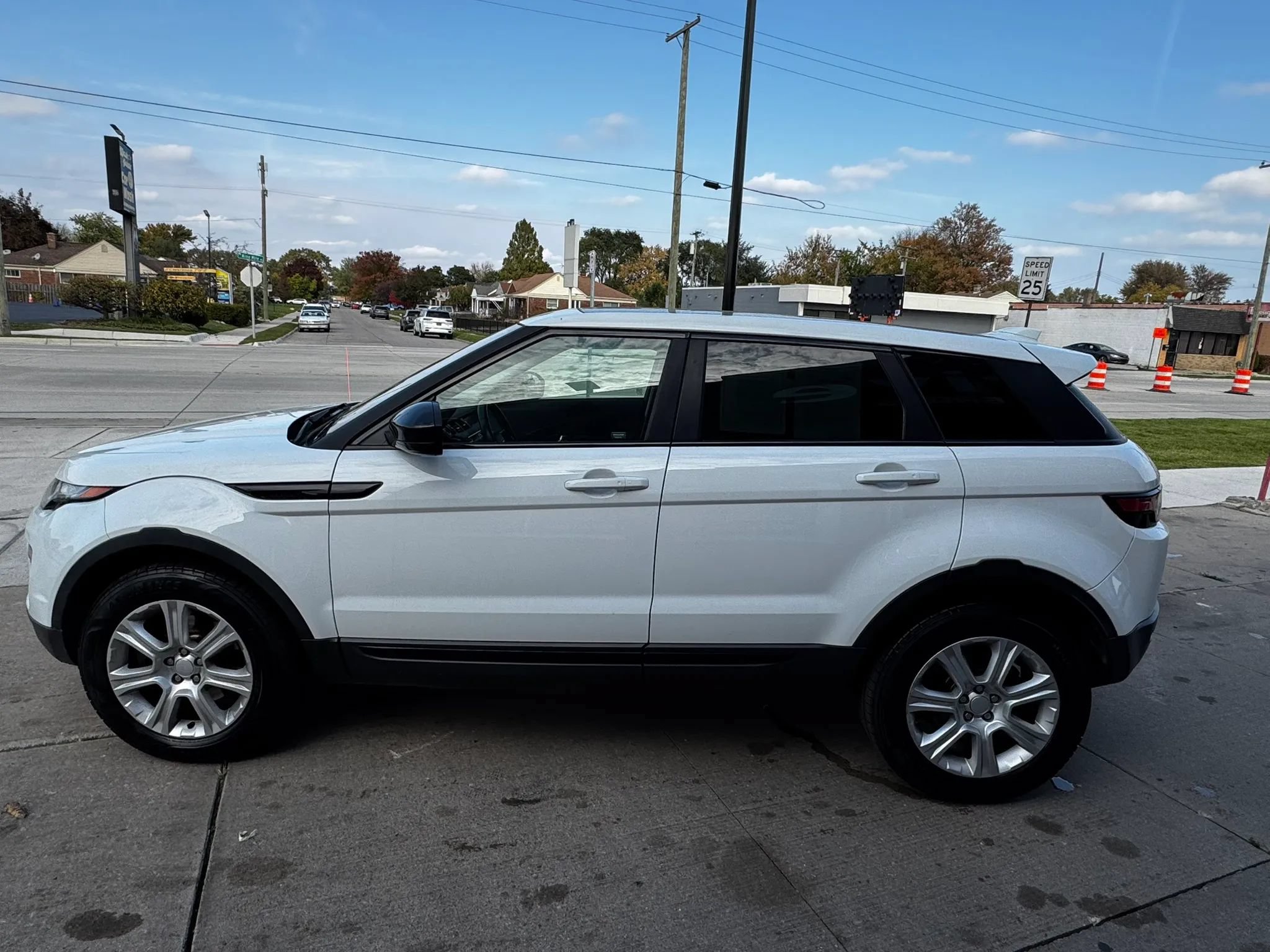 Used 2018 Land Rover Range Rover Evoque SE Premium AWD/4WD image 6