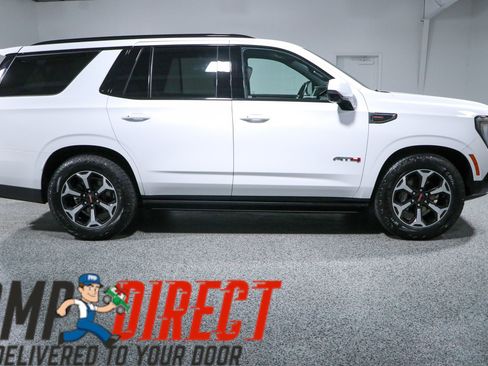 Used 2025 GMC Yukon AT4 w/ AT4 Premium Plus Package AWD/4WD image 6