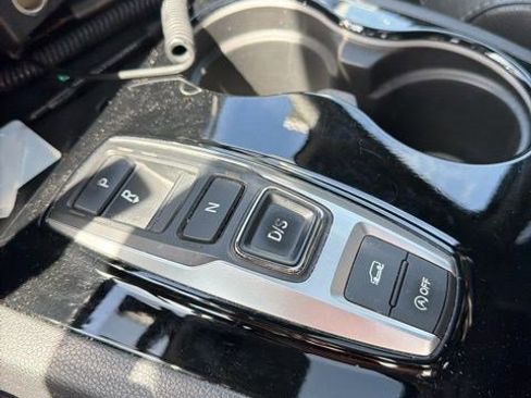 Used 2019 Honda Pilot Touring image 11