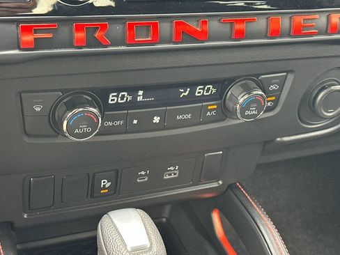 Used 2025 Nissan Frontier PRO-4X AWD/4WD image 24