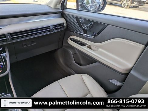 Certified 2022 Lincoln Corsair FWD w/ Premium Package image 16
