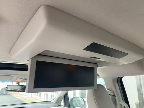 Used 2013 Toyota Sienna XLE image 9