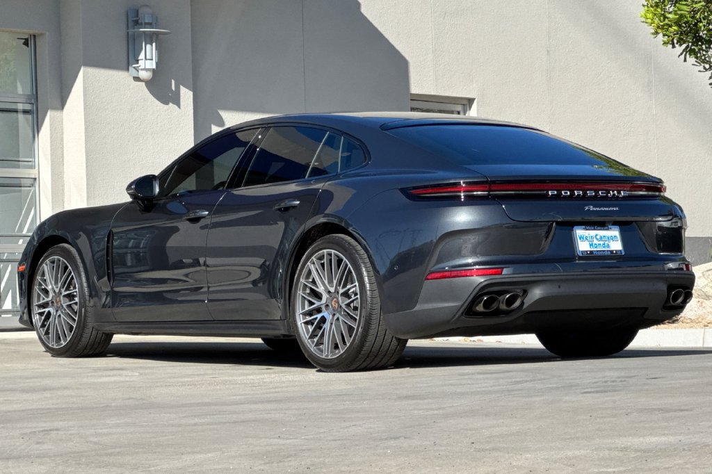 Used 2024 Porsche Panamera RWD image 8