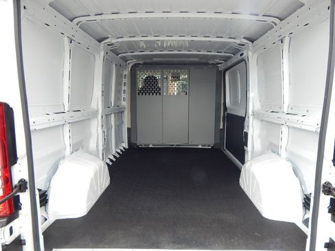 Used 2018 RAM ProMaster 1500 FWD image 3