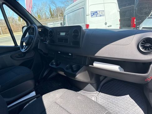 Used 2023 Mercedes-Benz Sprinter 2500 image 18