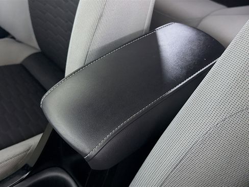 Used 2021 Toyota Corolla SE image 18