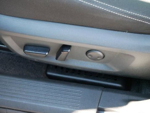 Used 2023 Nissan Rogue SV image 18