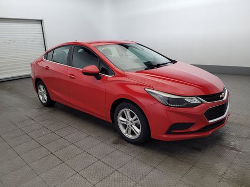 Used 2017 Chevrolet Cruze LT w/ Convenience Package FWD image 11
