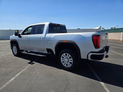 Used 2021 GMC Sierra 2500 Denali image 4