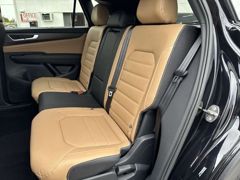 New 2026 Volkswagen Atlas Cross Sport SEL R-Line AWD/4WD image 18