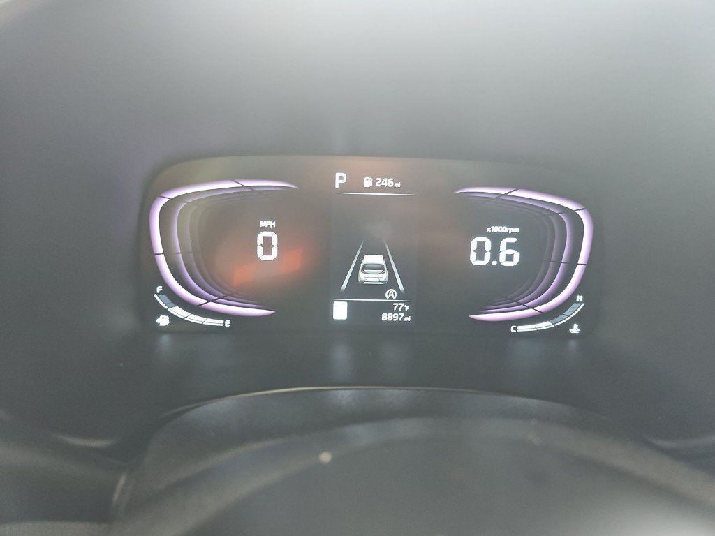 Certified 2025 Kia Soul LX w/ LX Technology Package FWD image 13