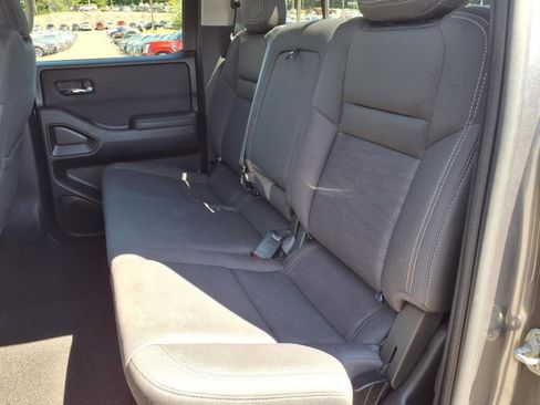 Used 2022 Nissan Frontier SV image 7