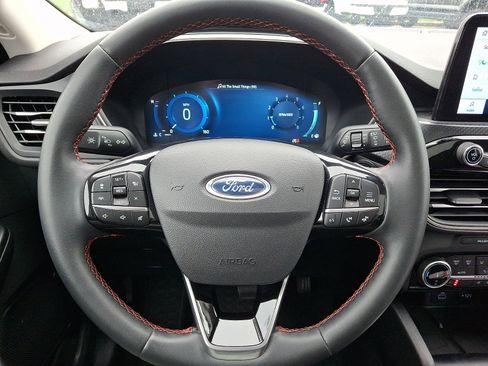 Certified 2022 Ford Escape SEL w/ SEL Stealth AWD Package image 27