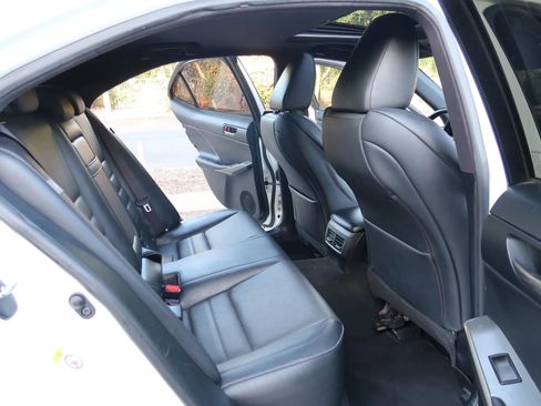 Used 2018 Lexus IS 300 F Sport RWD image 22