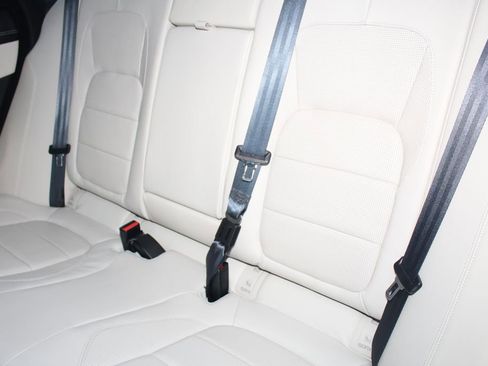 Used 2022 Jaguar XF R-Dynamic SE AWD/4WD image 26