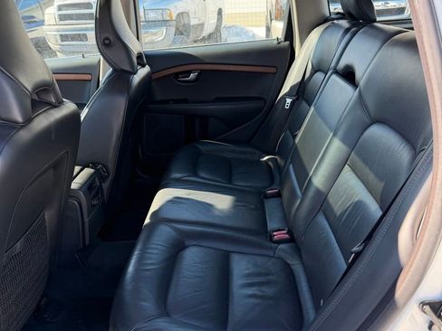 Used 2010 Volvo XC70 3.2 image 12