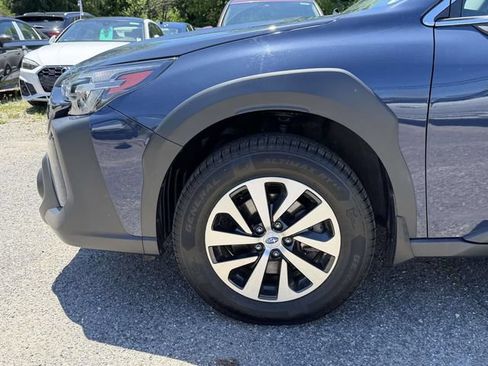 Used 2024 Subaru Outback Premium AWD/4WD image 9