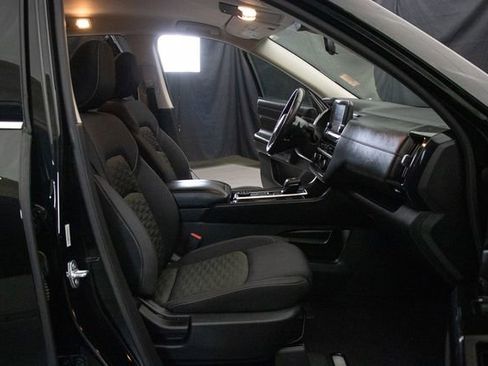 Used 2022 Nissan Pathfinder SV image 15