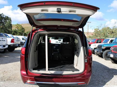 Used 2018 Chrysler Pacifica Limited w/ Advanced Safetytec Group image 10