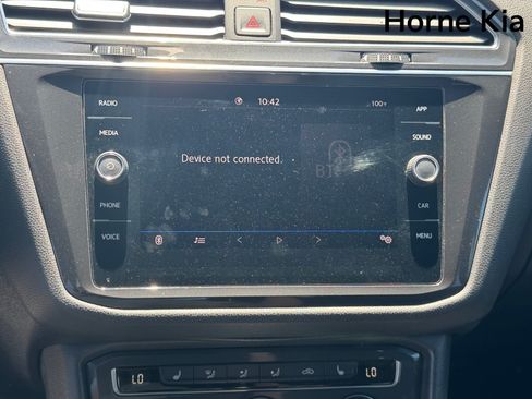 Used 2020 Volkswagen Tiguan SE R-Line FWD image 21