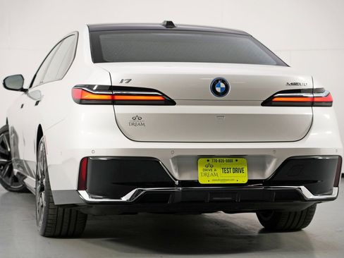 Used 2023 BMW i7 xDrive60 w/ Executive Package 2 image 6