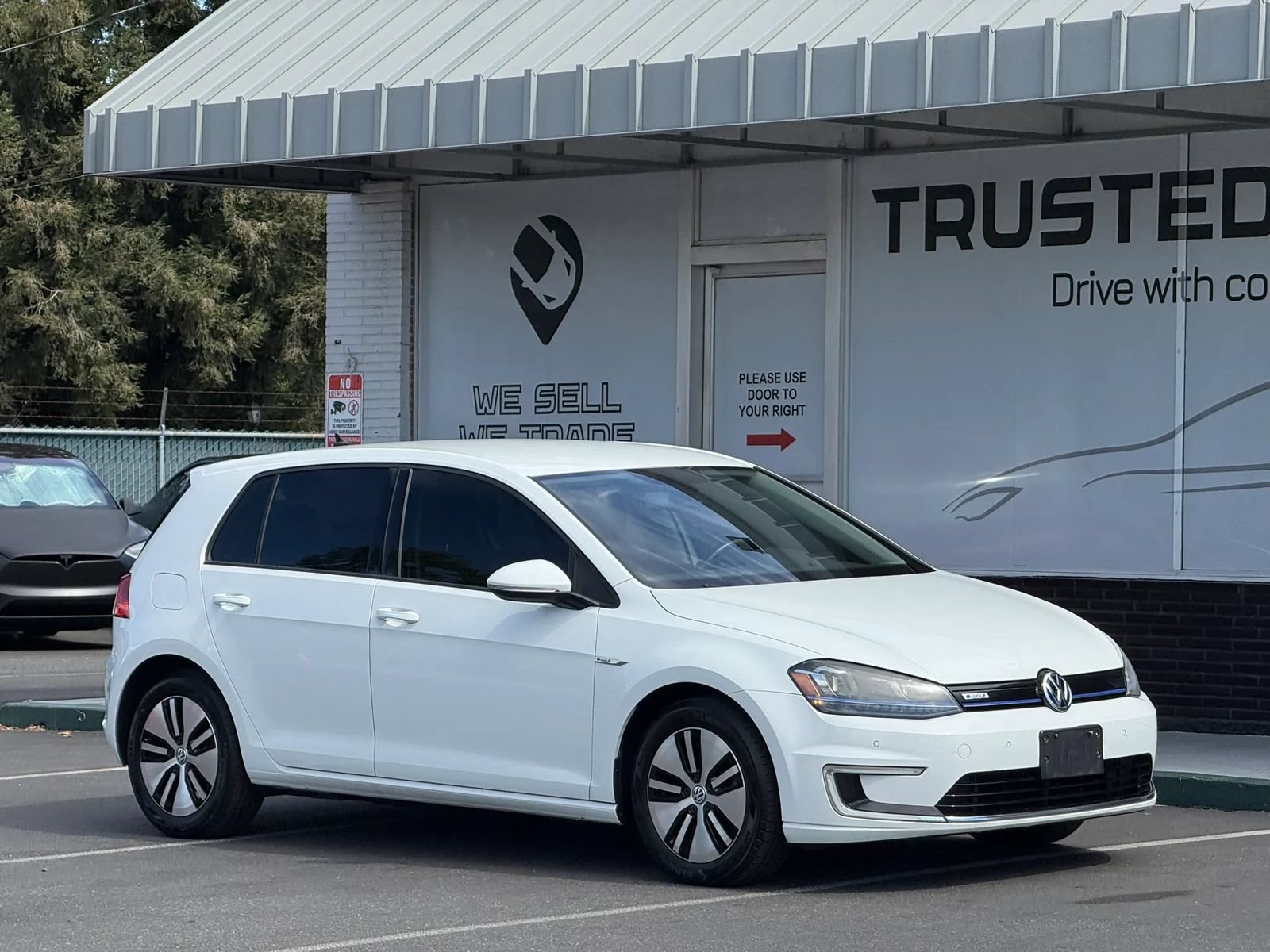 Used 2015 Volkswagen e-Golf SEL Premium FWD image 6