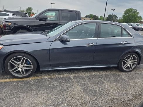Used 2014 Mercedes-Benz E 350 4MATIC Sedan image 3