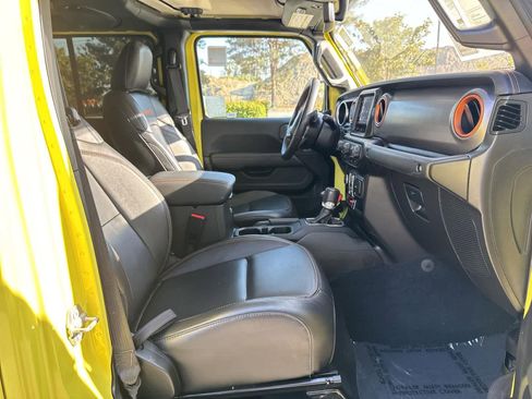 Used 2023 Jeep Gladiator Mojave w/ Cold Weather Group image 37