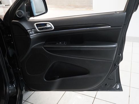 Used 2020 Jeep Grand Cherokee Limited AWD/4WD image 29