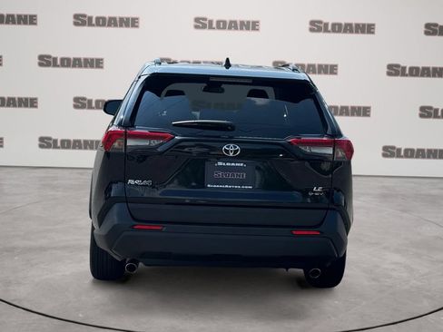 Used 2025 Toyota RAV4 LE AWD/4WD image 4