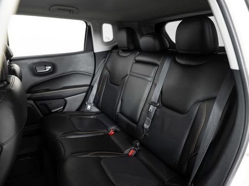 Used 2018 Jeep Compass Limited AWD/4WD image 17