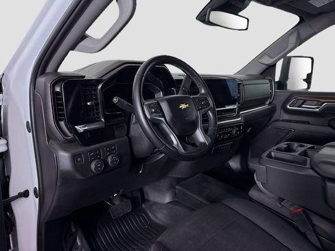 Used 2024 Chevrolet Silverado 3500 LT w/ Convenience Package AWD/4WD image 9