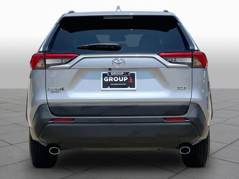 Used 2024 Toyota RAV4 XLE FWD image 5