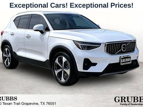 Used 2023 Volvo XC40 B4 Plus w/ Protection Package Premier image 1