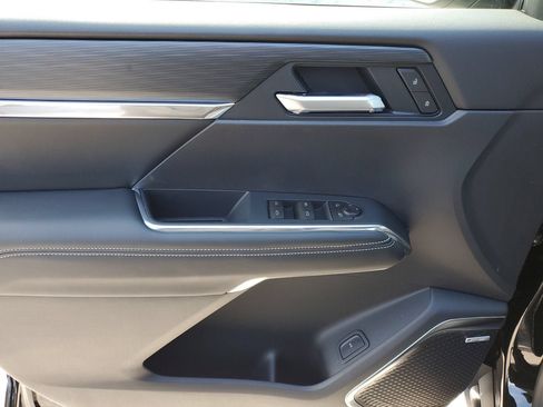 New 2026 GMC Acadia Elevation w/ Black Edition FWD image 17