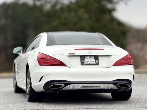 Used 2017 Mercedes-Benz SL 550 image 4