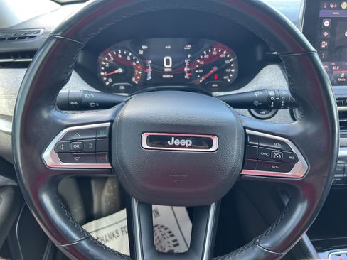 Used 2022 Jeep Compass Latitude image 18