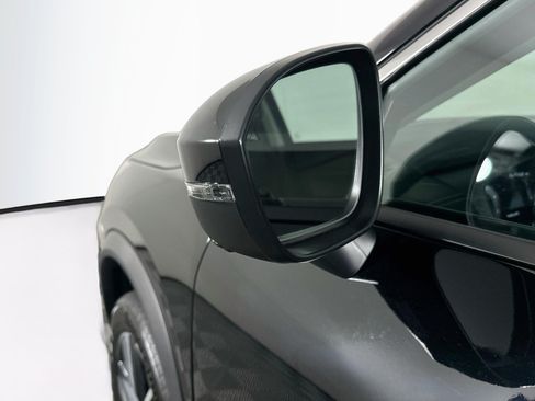 Used 2026 Nissan Rogue SL FWD image 16