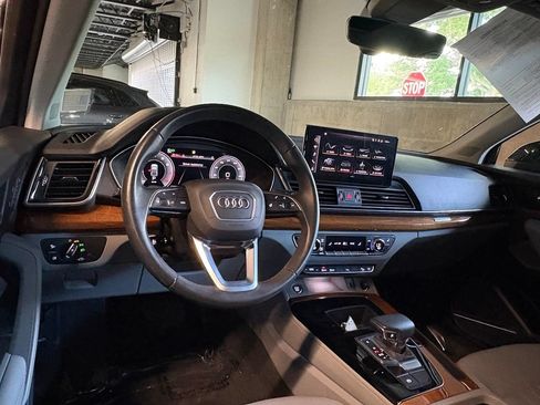 Used 2023 Audi Q5 2.0T Premium Plus w/ Premium Plus Package AWD/4WD image 14