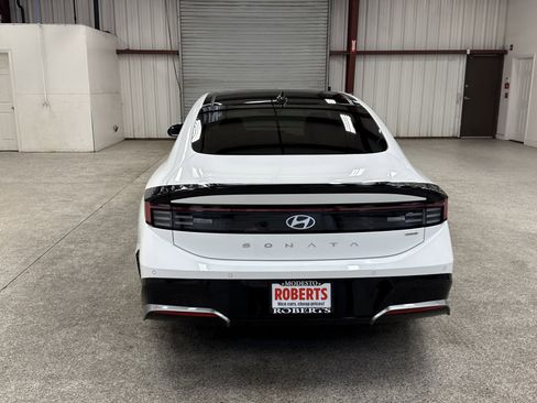 Used 2025 Hyundai Sonata Limited image 17