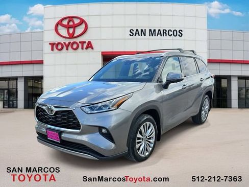 New 2026 Toyota Highlander Platinum AWD/4WD image 1