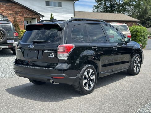 Used 2018 Subaru Forester 2.5i Premium AWD/4WD image 3