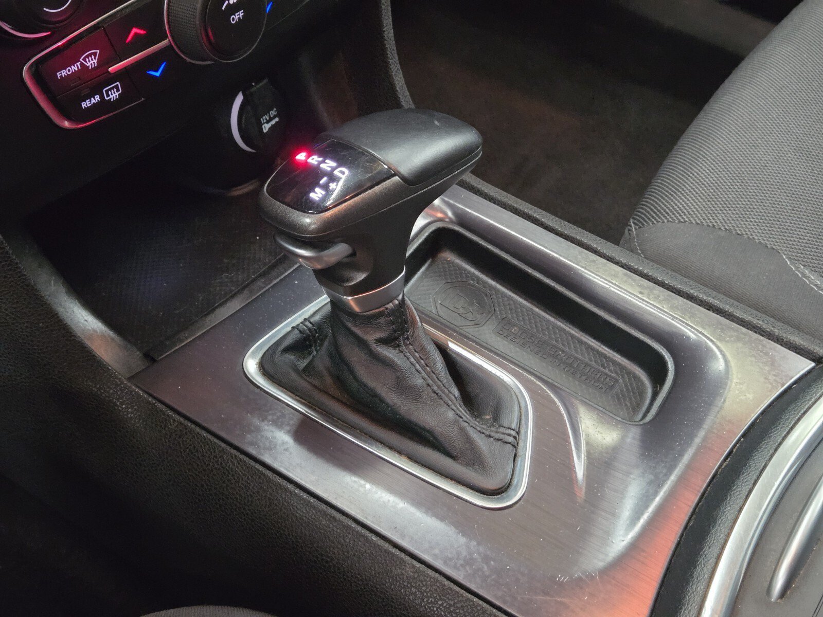 Used 2015 Dodge Charger SE RWD image 18