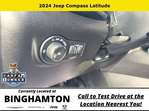 Used 2024 Jeep Compass Latitude w/ Convenience Group AWD/4WD image 13